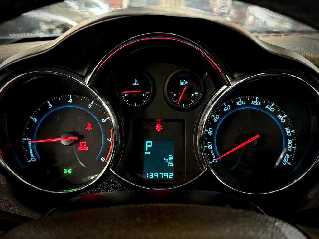 CHEVROLET Cruze Hatch - Foto