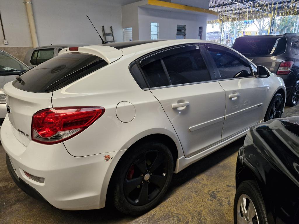 CHEVROLET Cruze Hatch - Foto