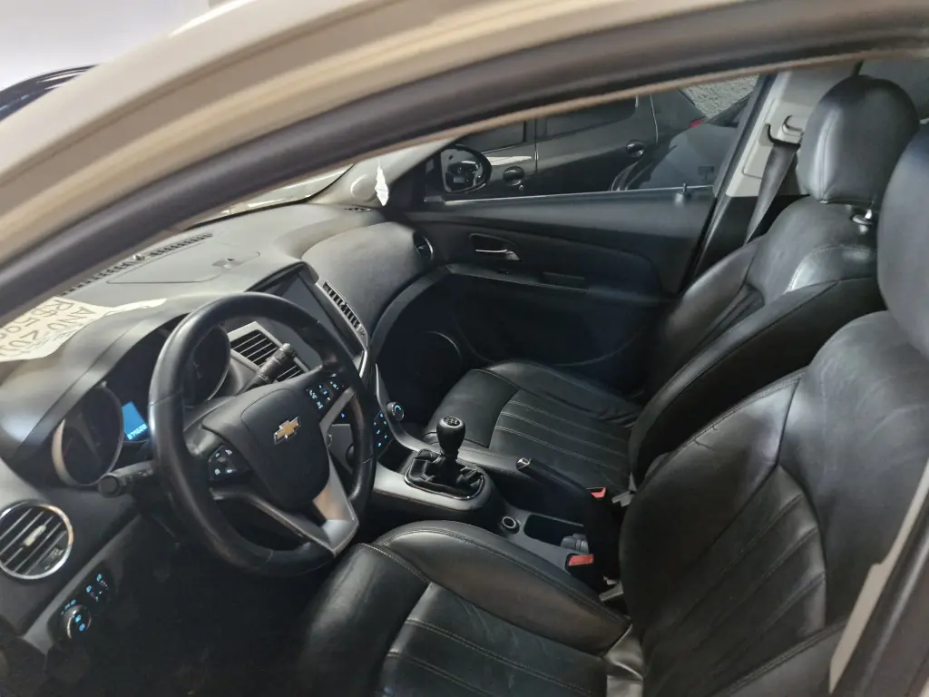 CHEVROLET Cruze Hatch - Foto