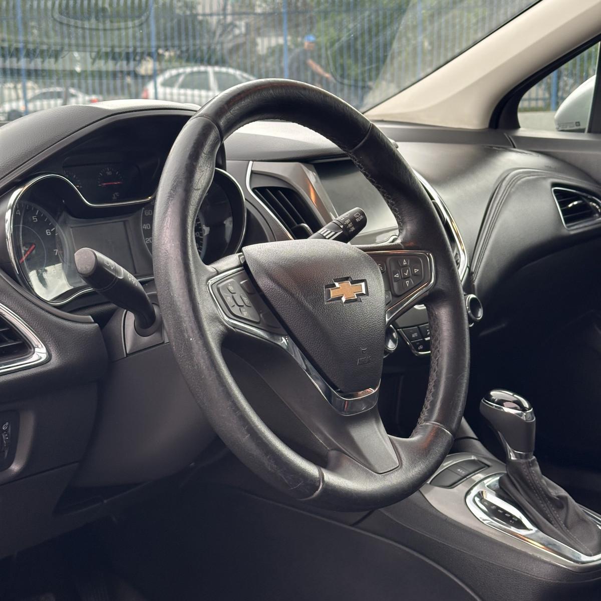 CHEVROLET Cruze Hatch - Foto
