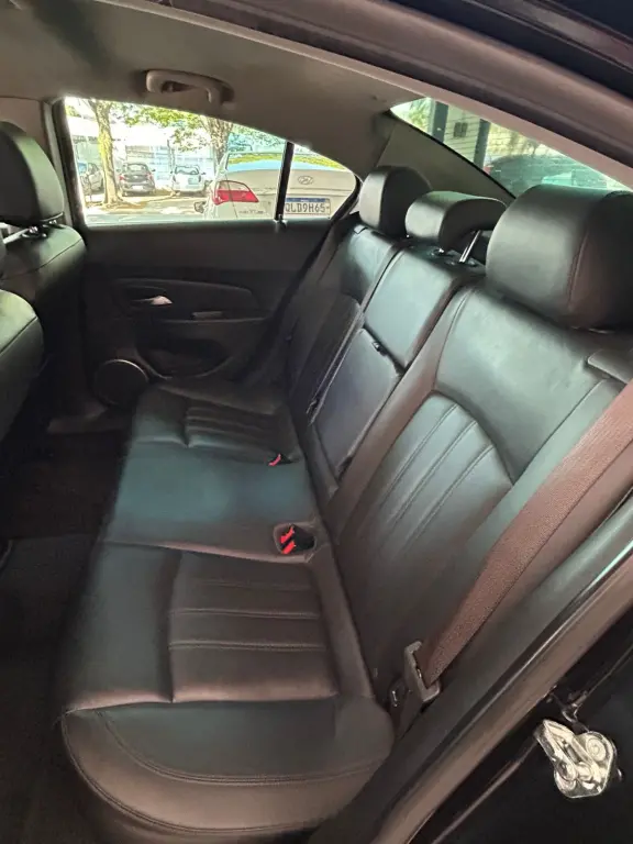 CHEVROLET Cruze Sedan - Foto