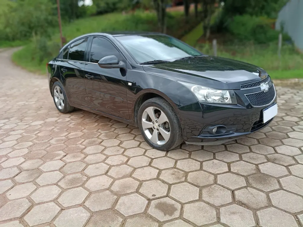 CHEVROLET Cruze Sedan - Foto