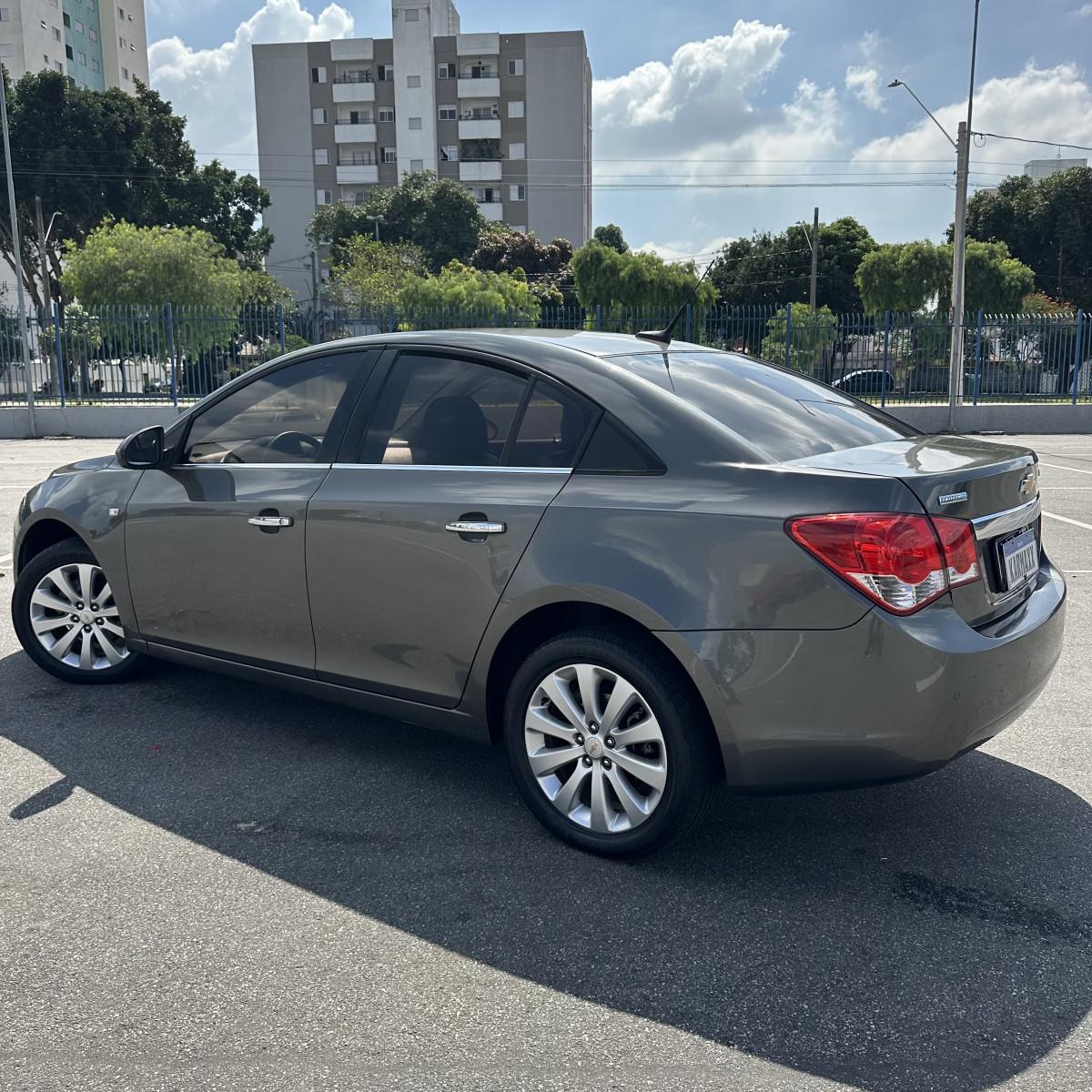 CHEVROLET Cruze Sedan - Foto