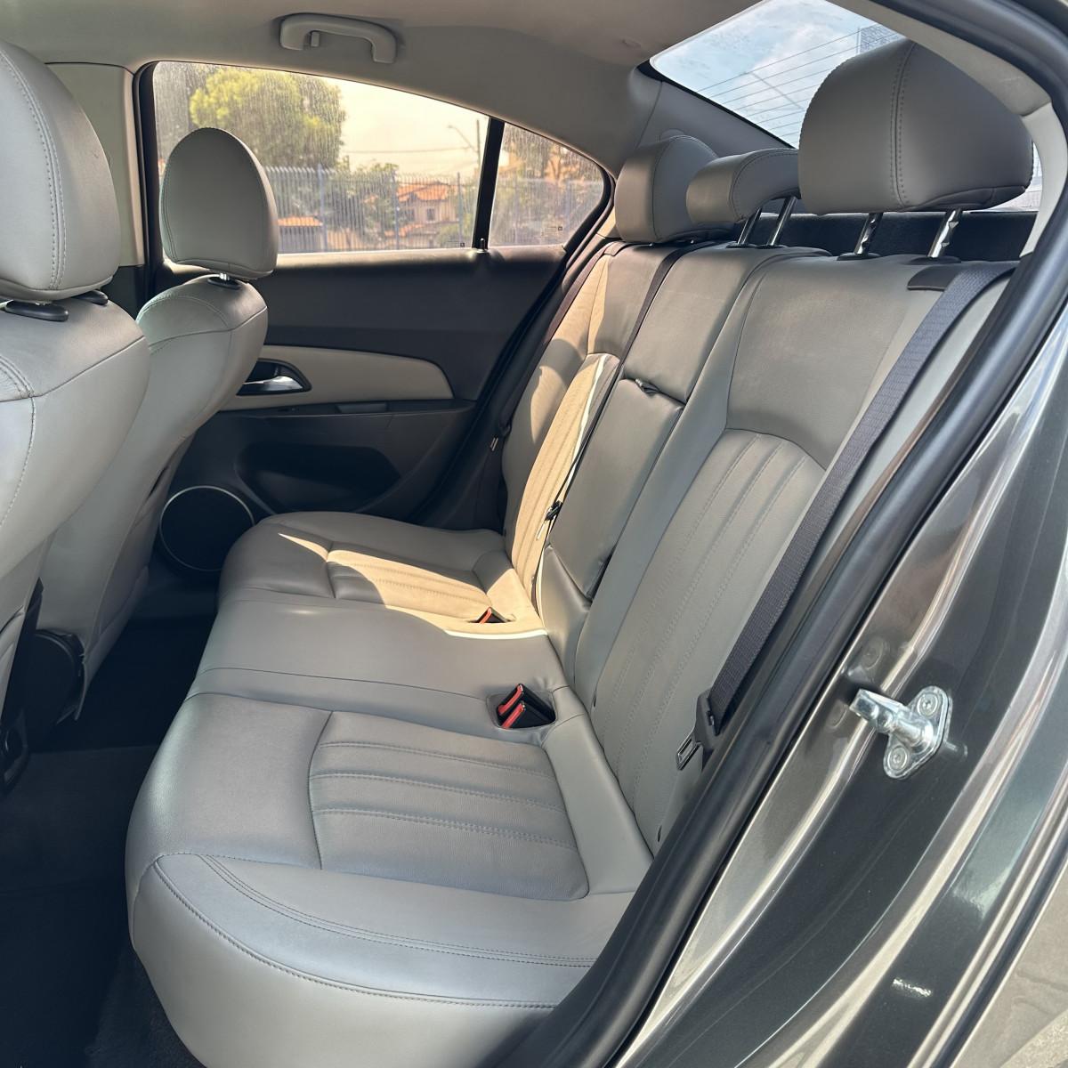 CHEVROLET Cruze Sedan - Foto