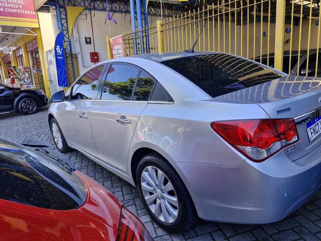 CHEVROLET Cruze Sedan - Foto