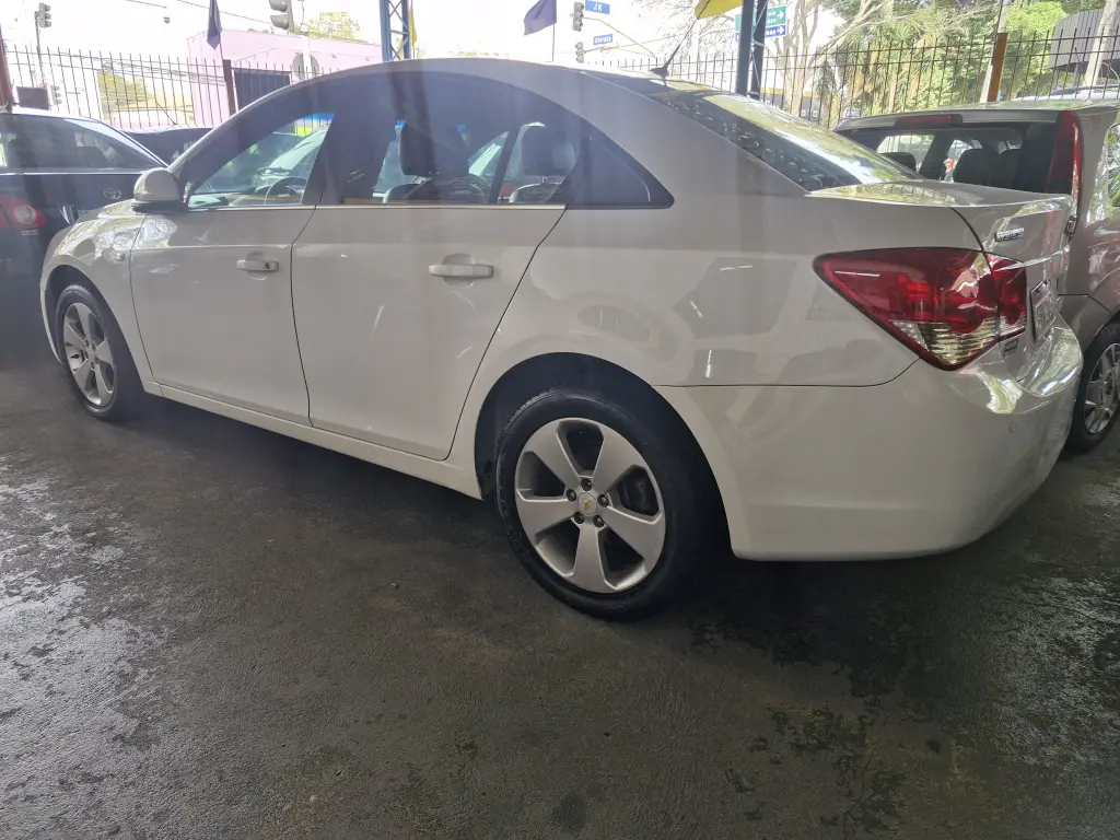 CHEVROLET Cruze Sedan - Foto