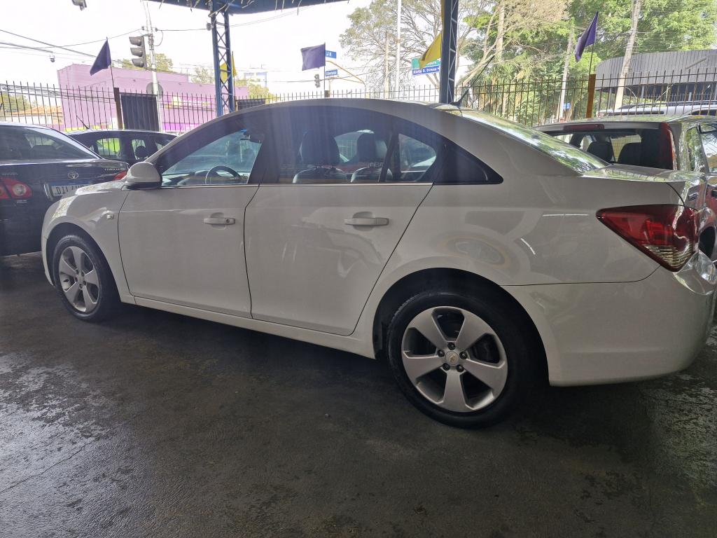 CHEVROLET Cruze Sedan - Foto