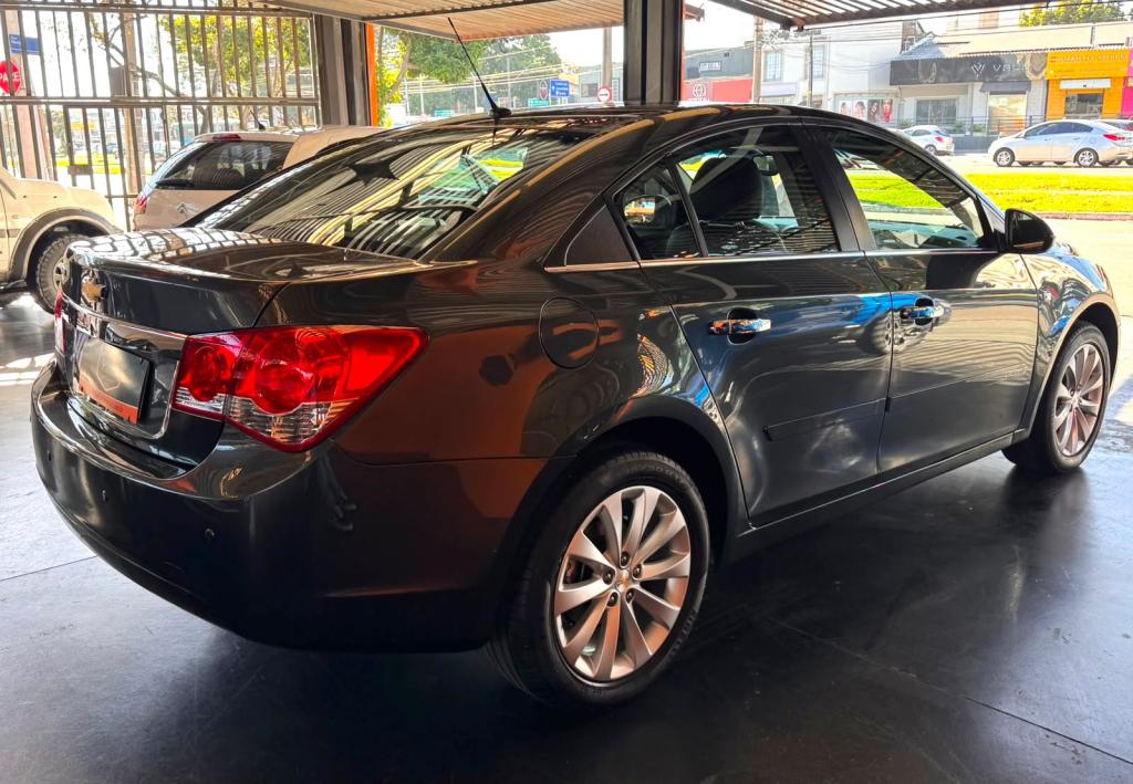 CHEVROLET Cruze Sedan - Foto