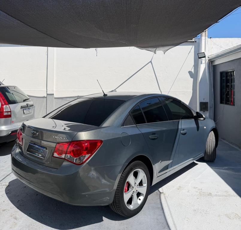 CHEVROLET Cruze Sedan - Foto