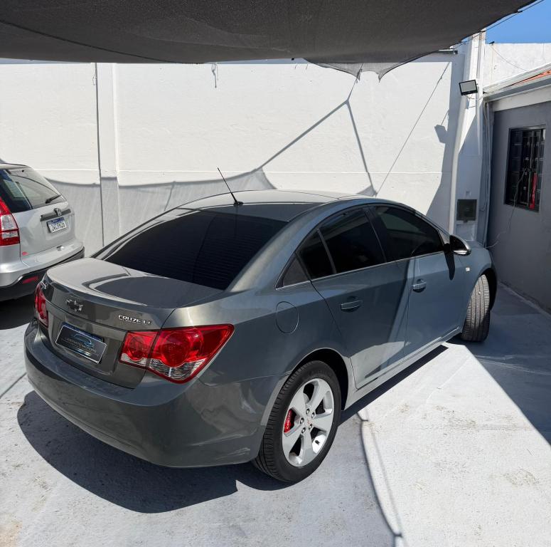 CHEVROLET Cruze Sedan - Foto