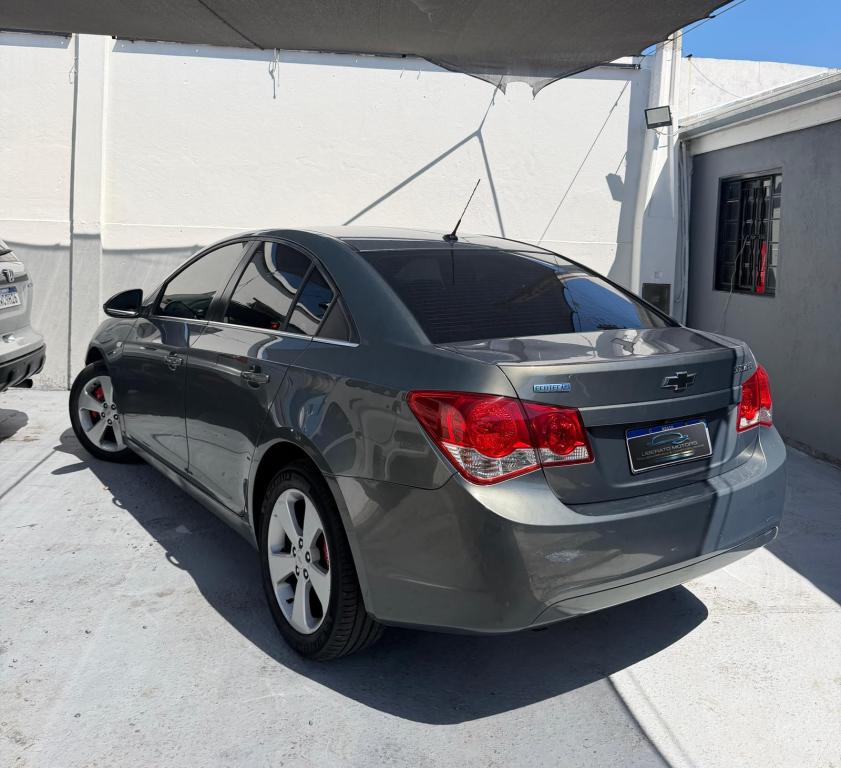 CHEVROLET Cruze Sedan - Foto