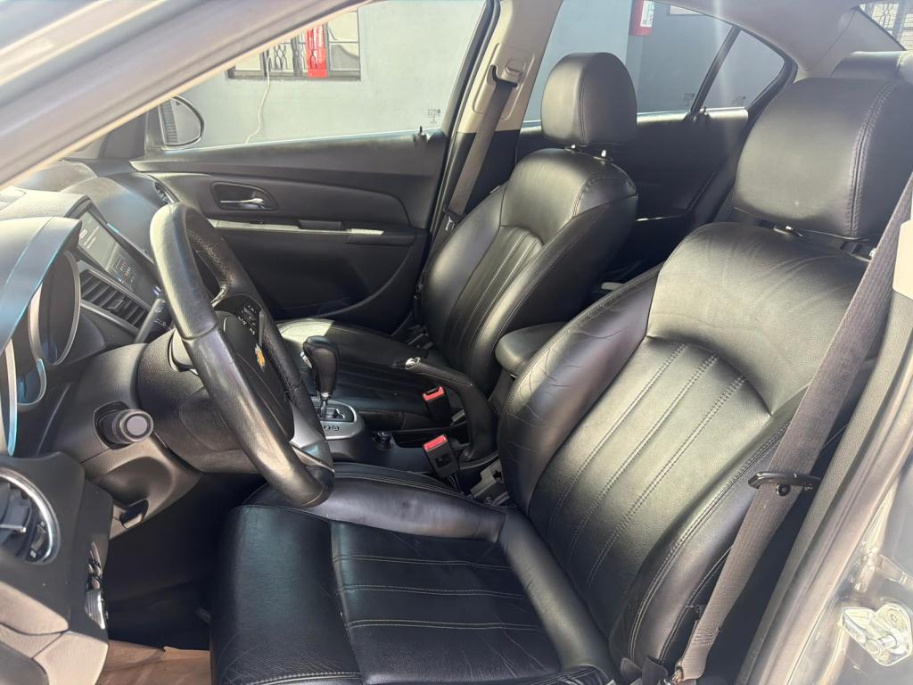 CHEVROLET Cruze Sedan - Foto