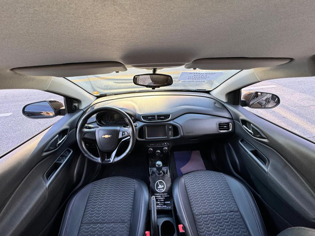 CHEVROLET Onix Hatch - Foto