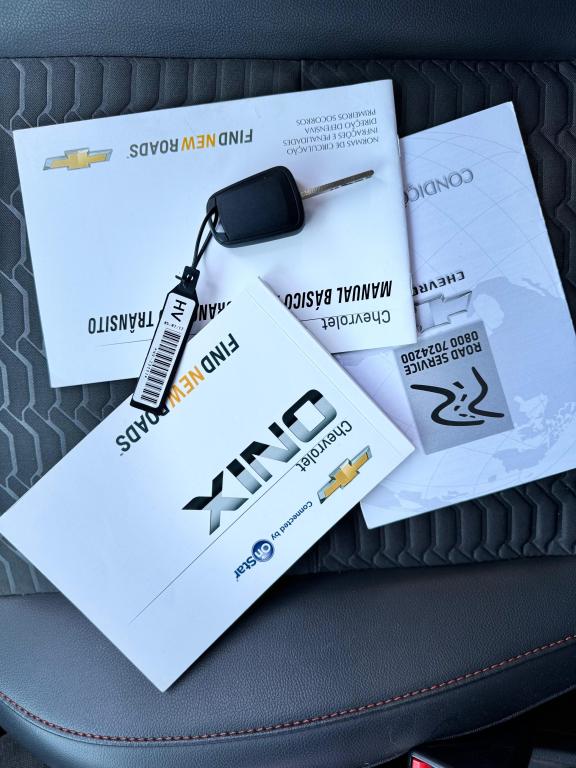 CHEVROLET Onix Hatch - Foto