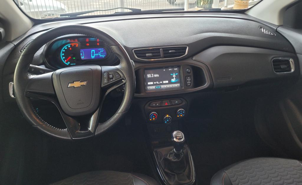 CHEVROLET Onix Hatch - Foto