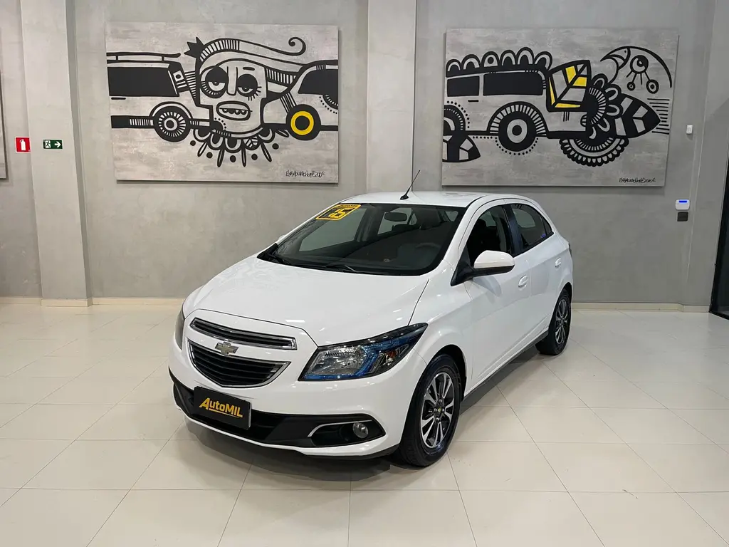 CHEVROLET Onix Hatch - Foto