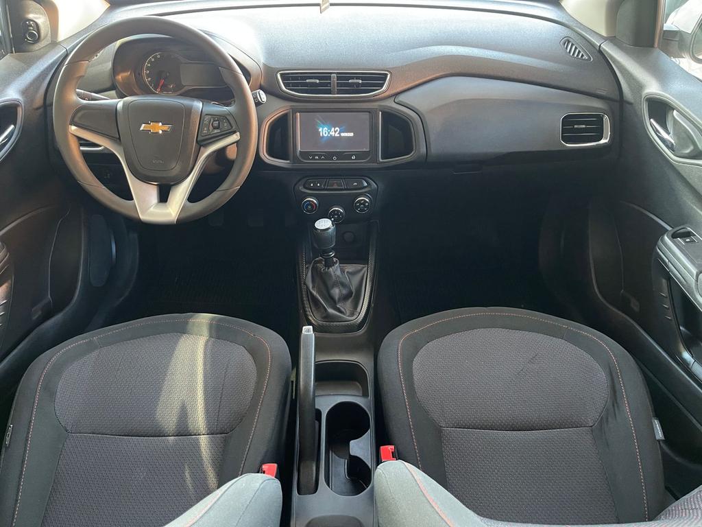 CHEVROLET Onix Hatch - Foto