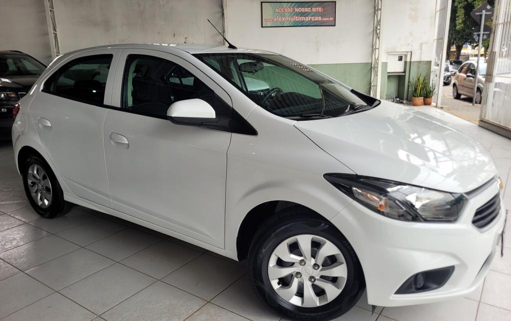 CHEVROLET Onix Hatch - Foto