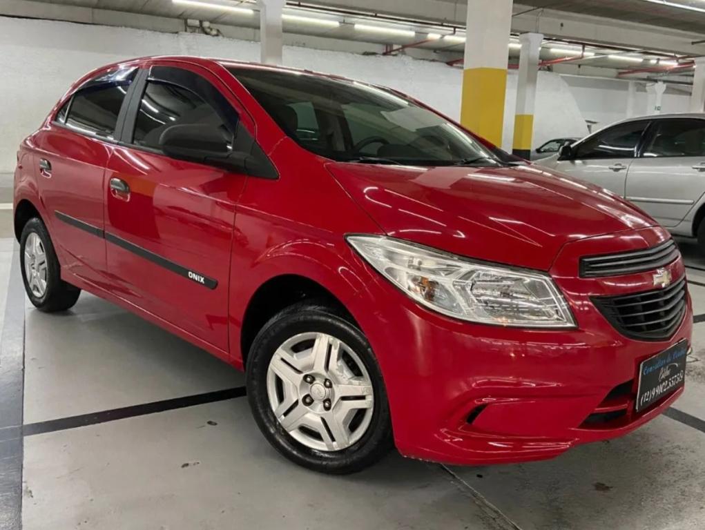 CHEVROLET Onix Hatch - Foto