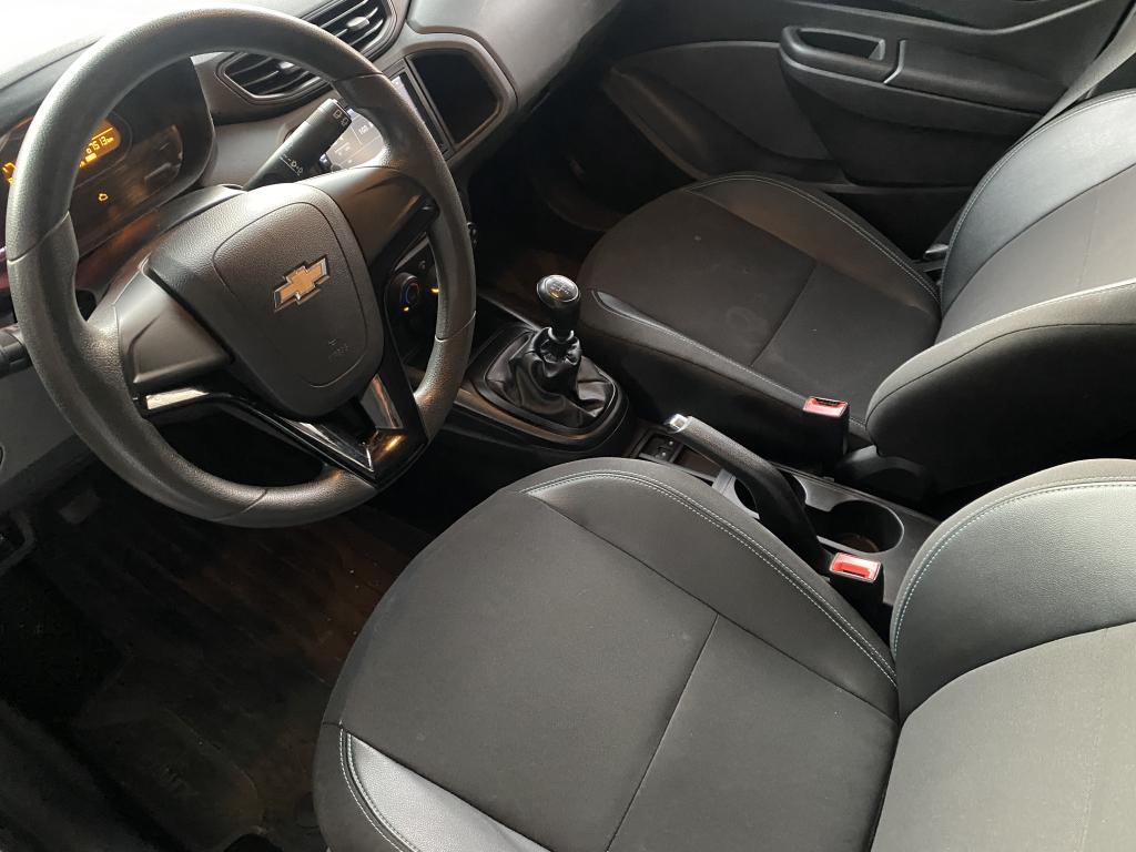 CHEVROLET Onix Hatch - Foto