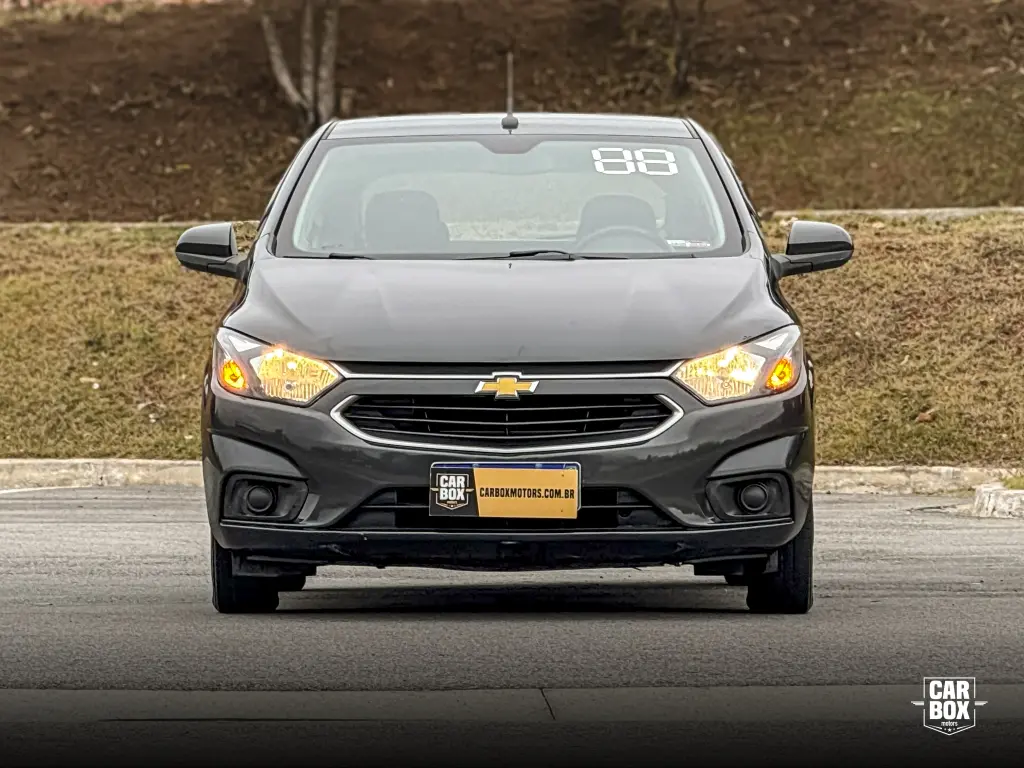 CHEVROLET Onix Hatch - Foto