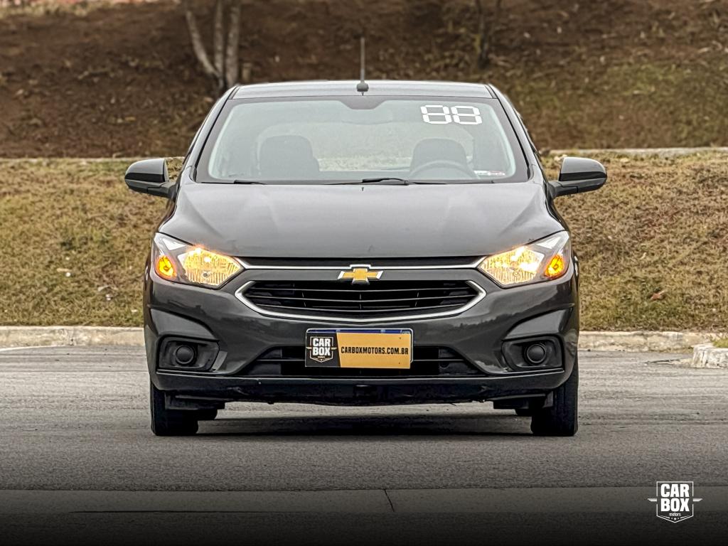 CHEVROLET Onix Hatch - Foto