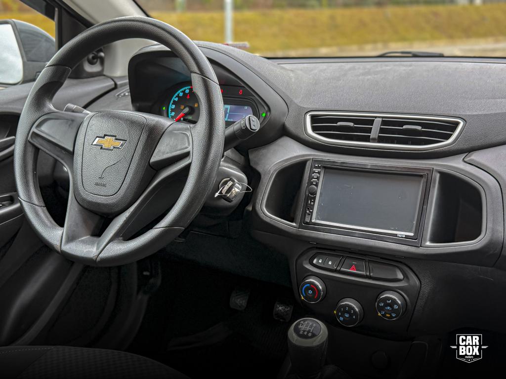 CHEVROLET Onix Hatch - Foto