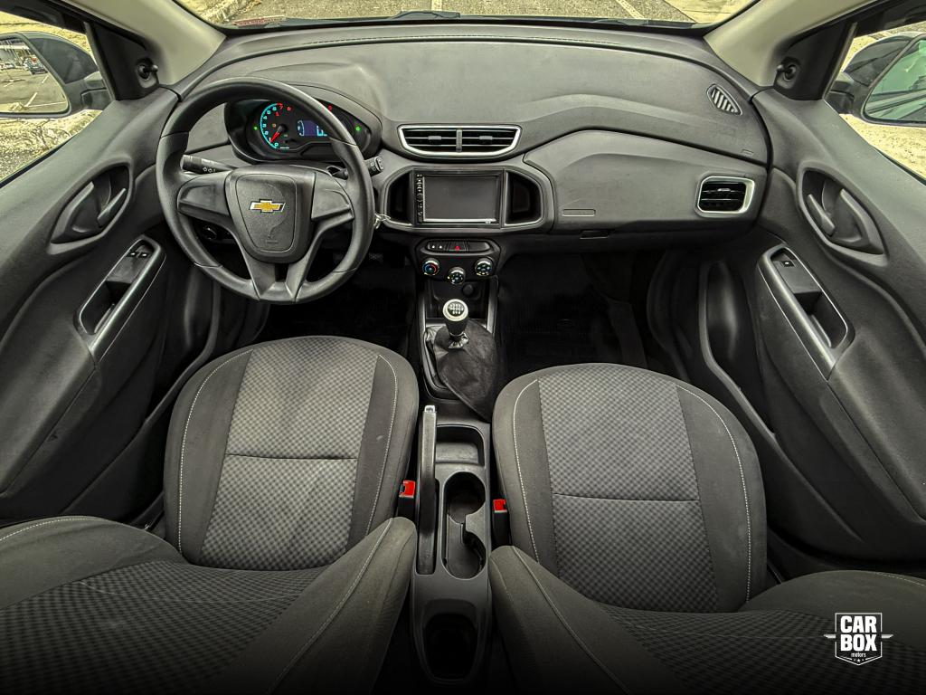 CHEVROLET Onix Hatch - Foto