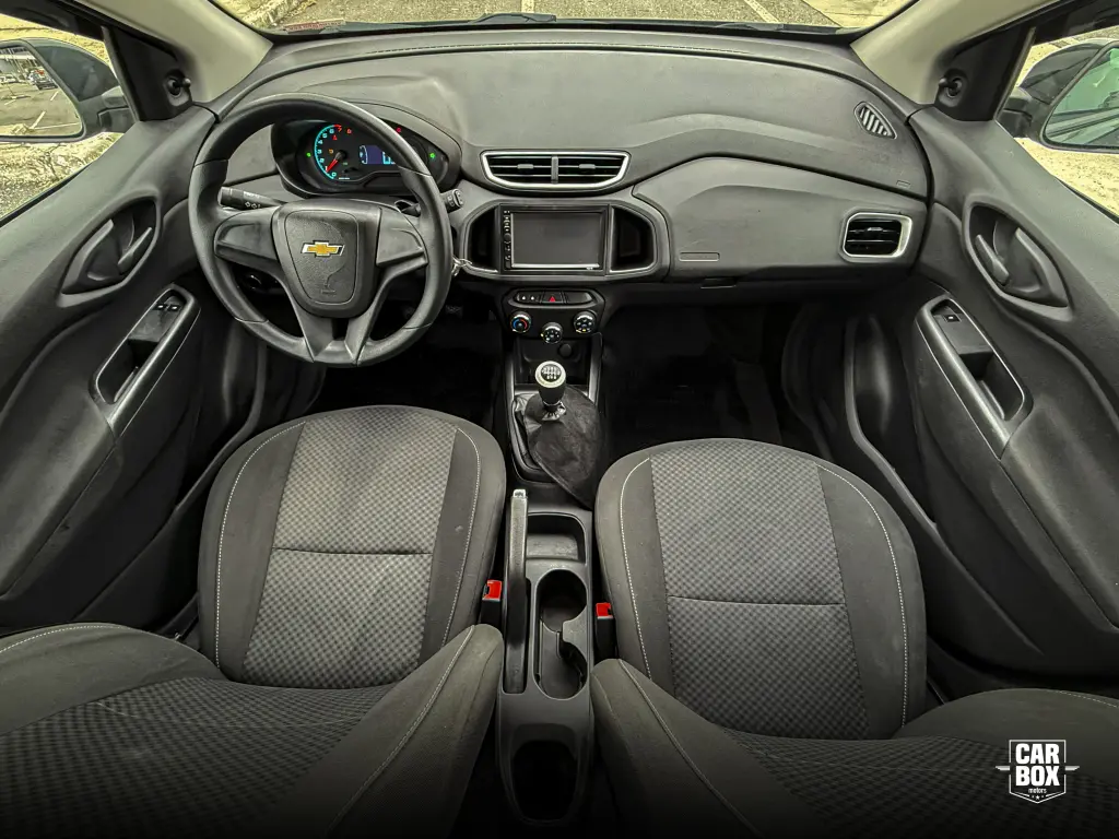 CHEVROLET Onix Hatch - Foto