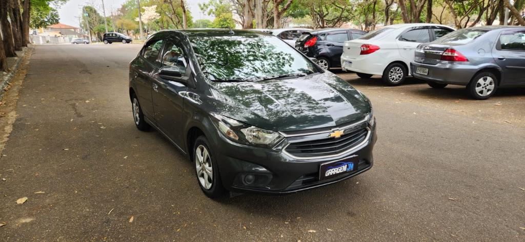 CHEVROLET Onix Hatch - Foto