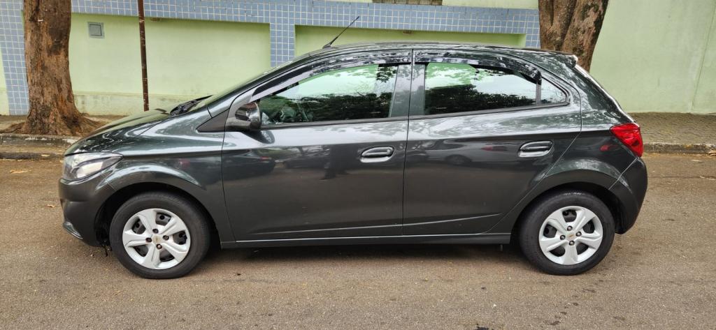CHEVROLET Onix Hatch - Foto