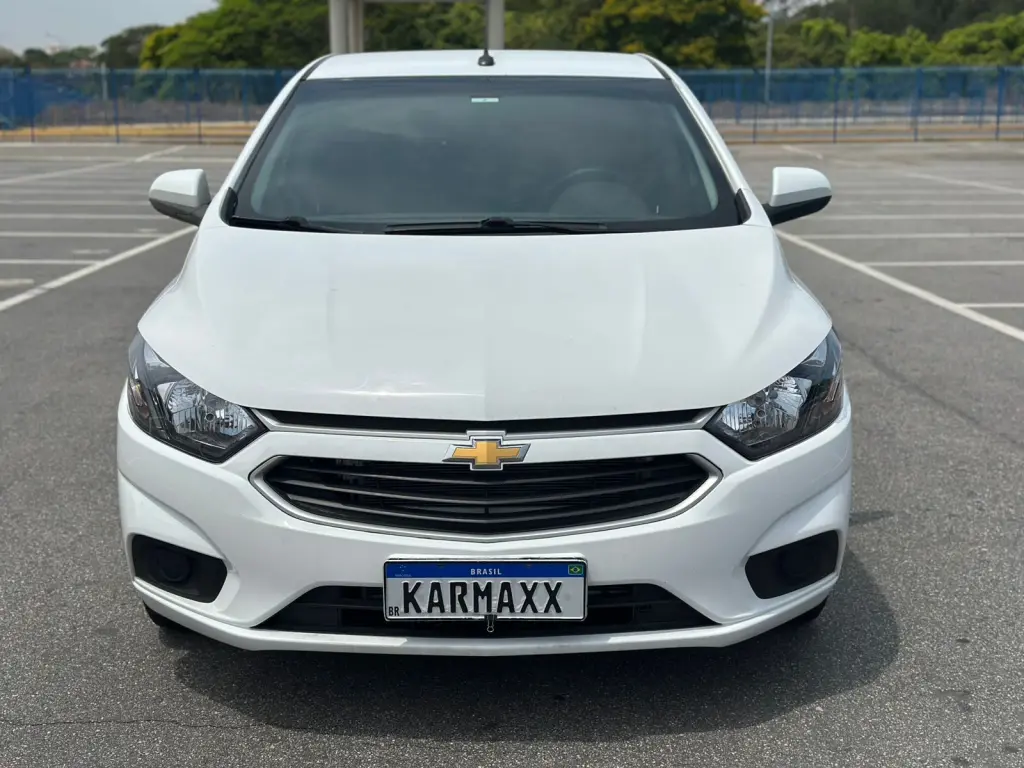 CHEVROLET Onix Hatch - Foto