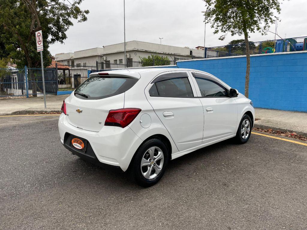 CHEVROLET Onix Hatch - Foto