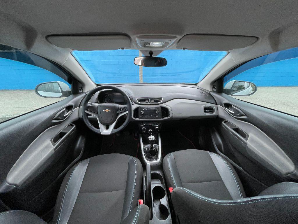 CHEVROLET Onix Hatch - Foto