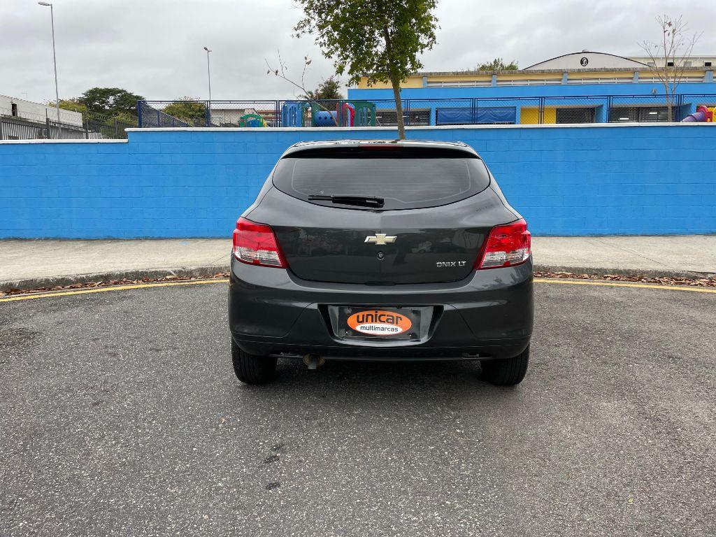 CHEVROLET Onix Hatch - Foto