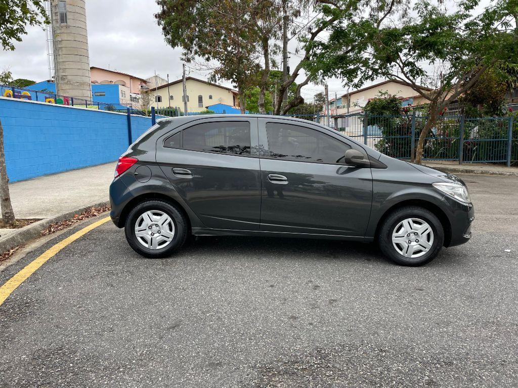 CHEVROLET Onix Hatch - Foto