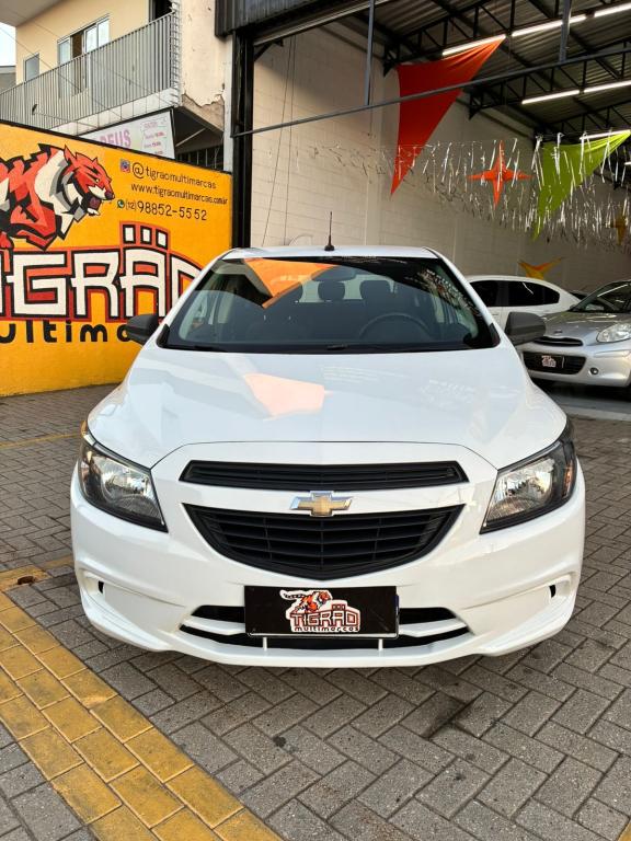 CHEVROLET Onix Hatch - Foto