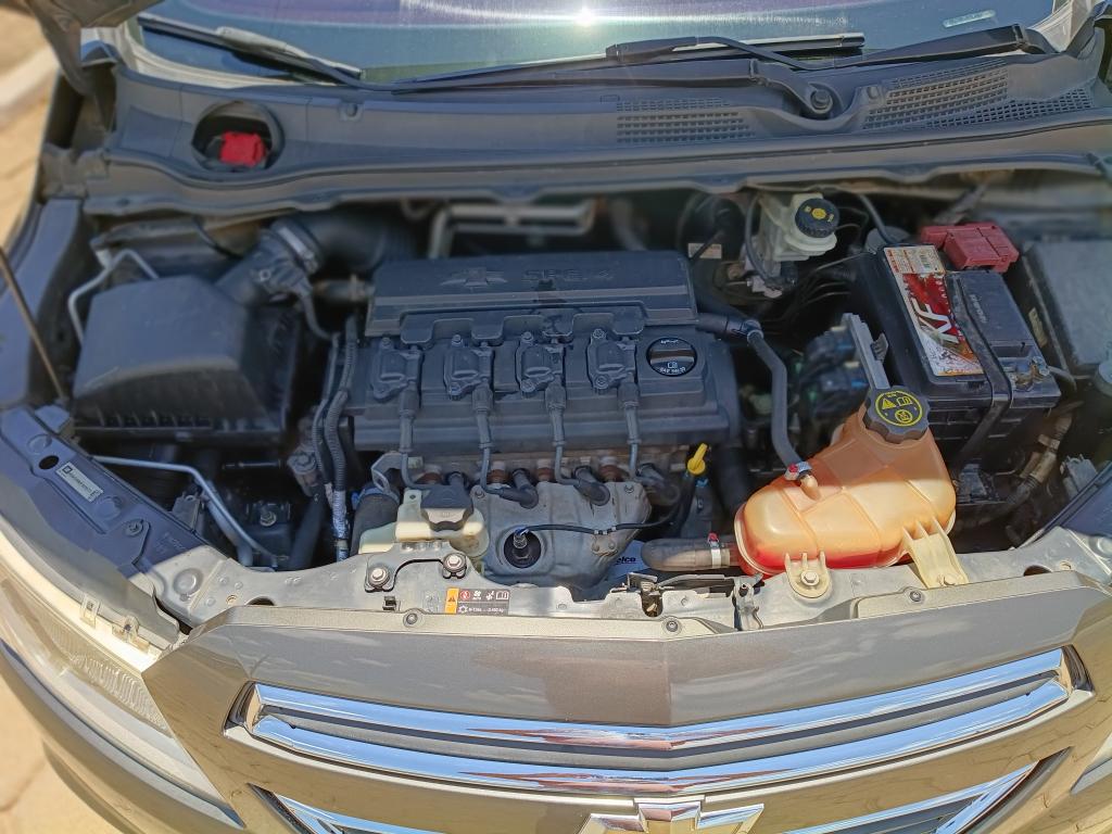 CHEVROLET Onix Hatch - Foto