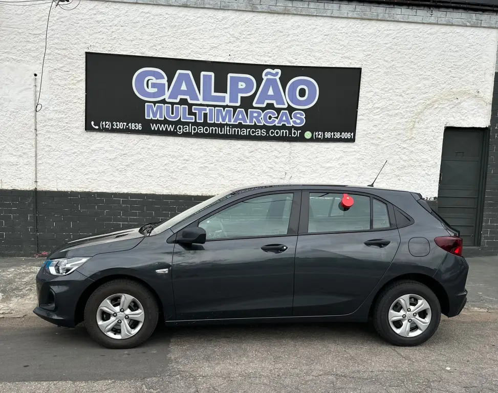 CHEVROLET Onix Hatch - Foto