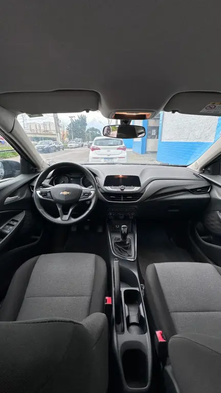 CHEVROLET Onix Hatch - Foto