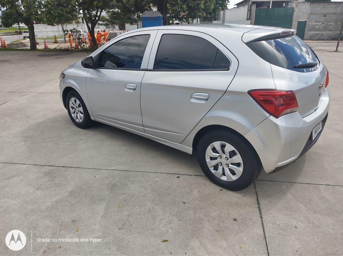 CHEVROLET Onix Hatch - Foto