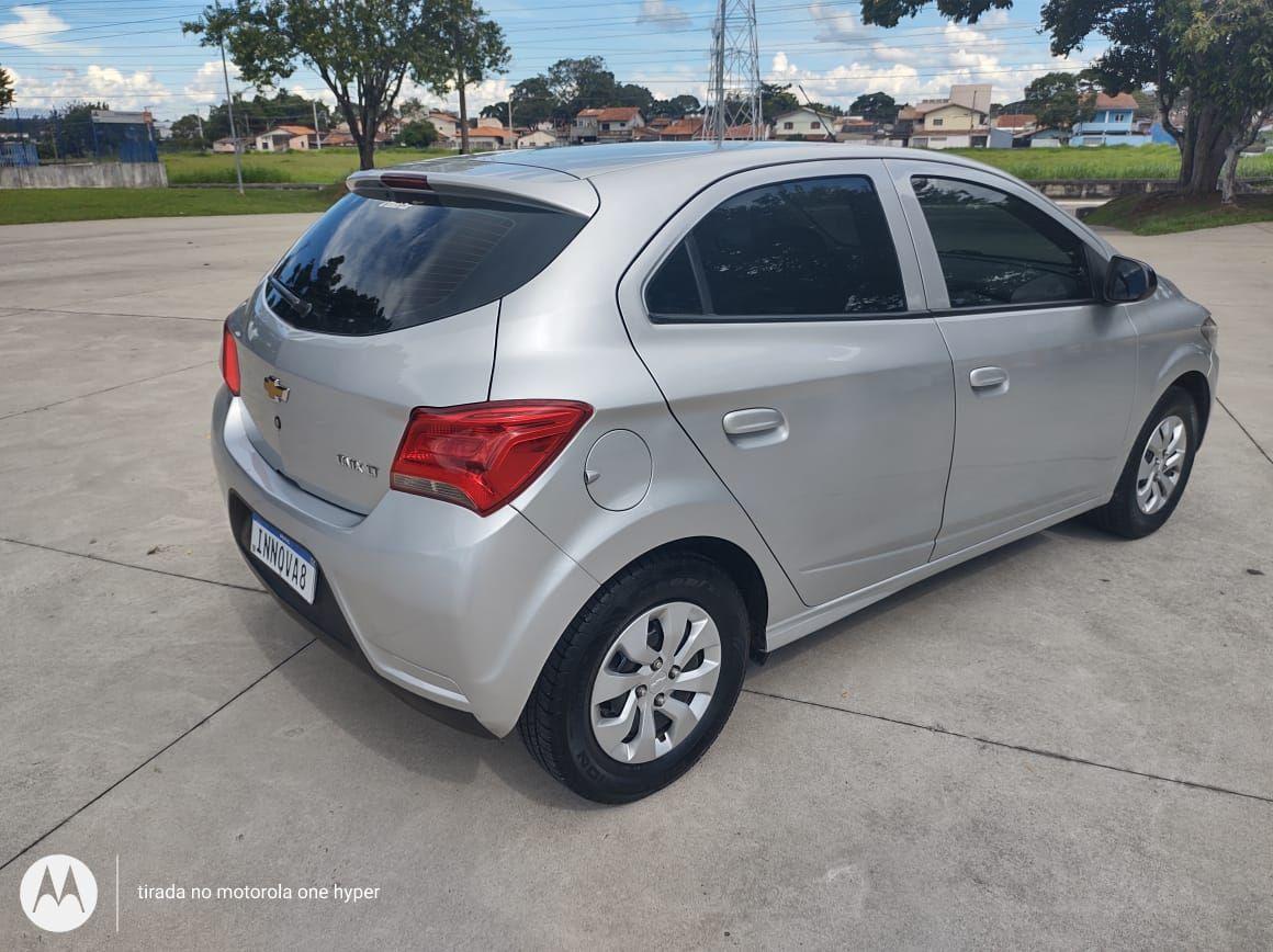 CHEVROLET Onix Hatch - Foto