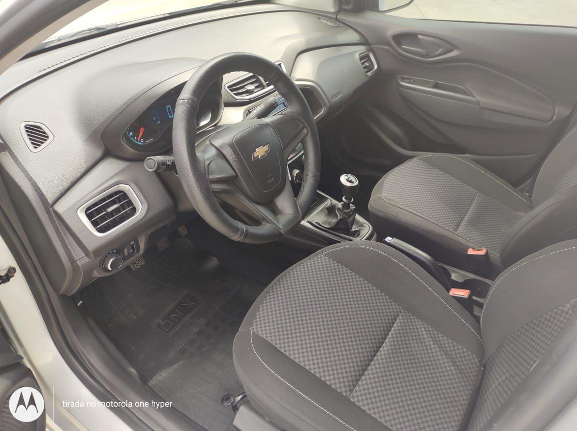 CHEVROLET Onix Hatch - Foto