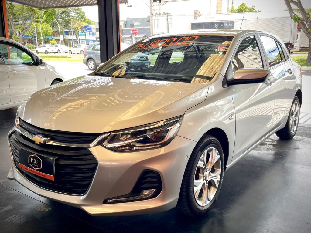 CHEVROLET Onix Hatch - Foto