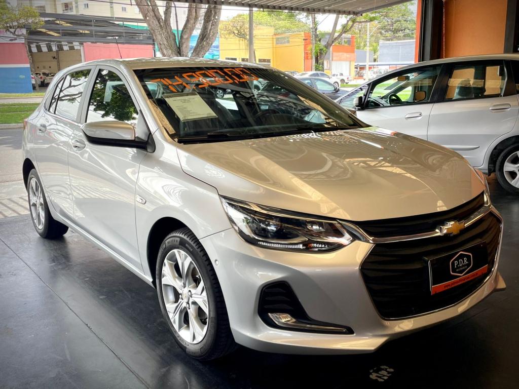 CHEVROLET Onix Hatch - Foto