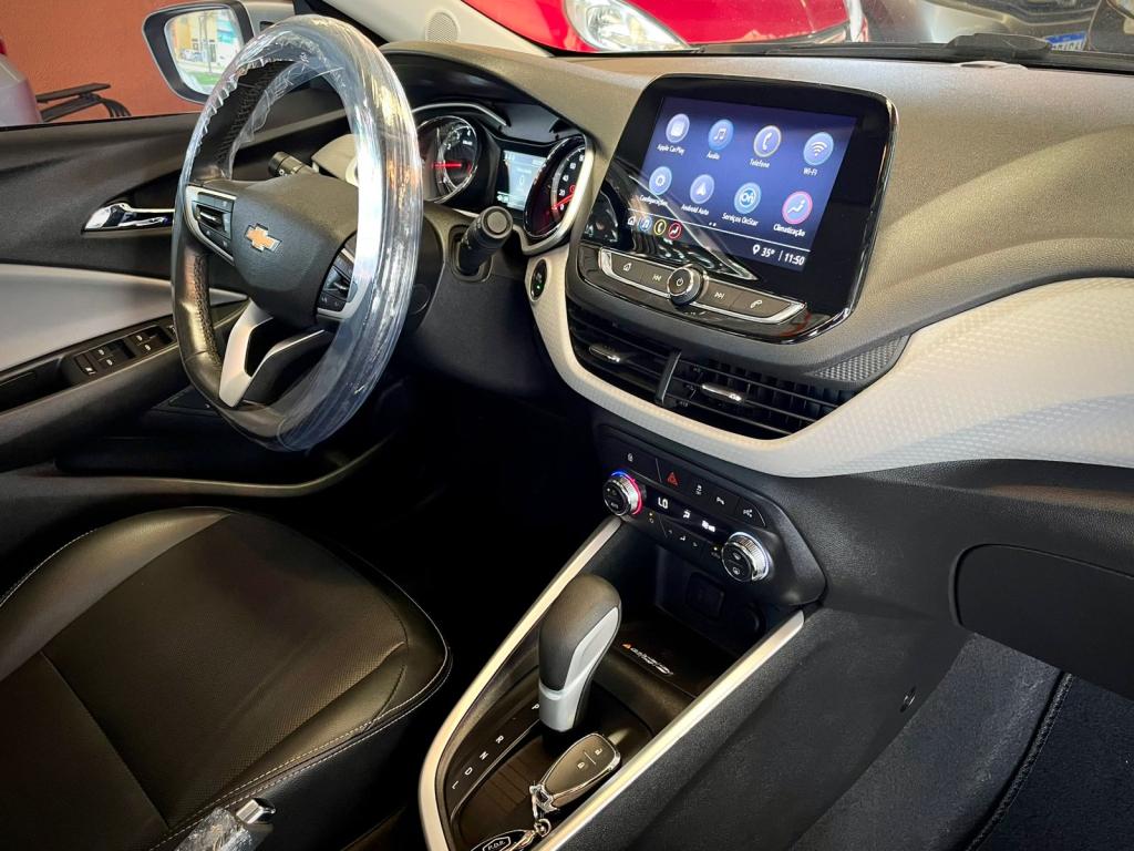 CHEVROLET Onix Hatch - Foto