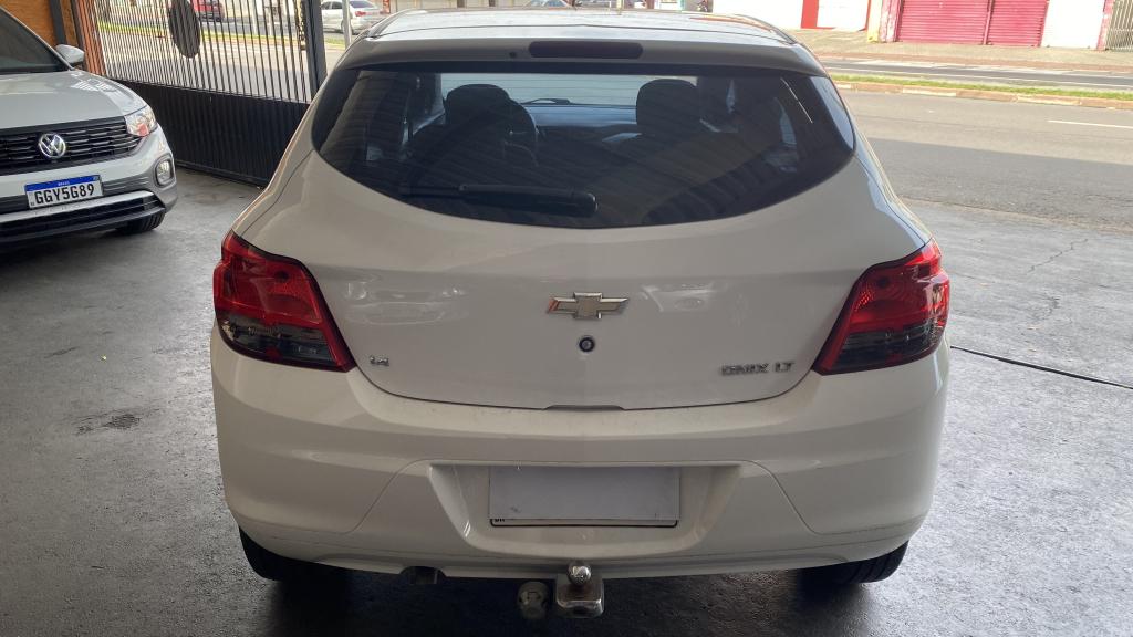 CHEVROLET Onix Hatch - Foto