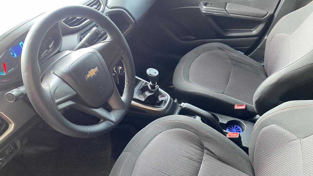 CHEVROLET Onix Hatch - Foto