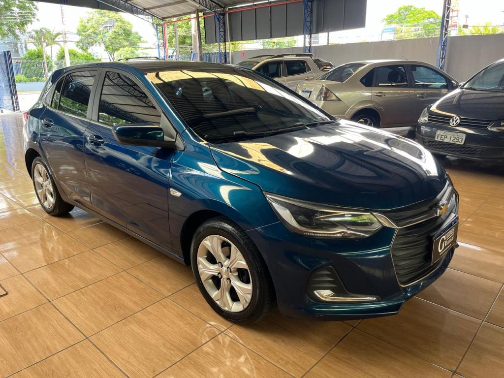 CHEVROLET Onix Hatch - Foto