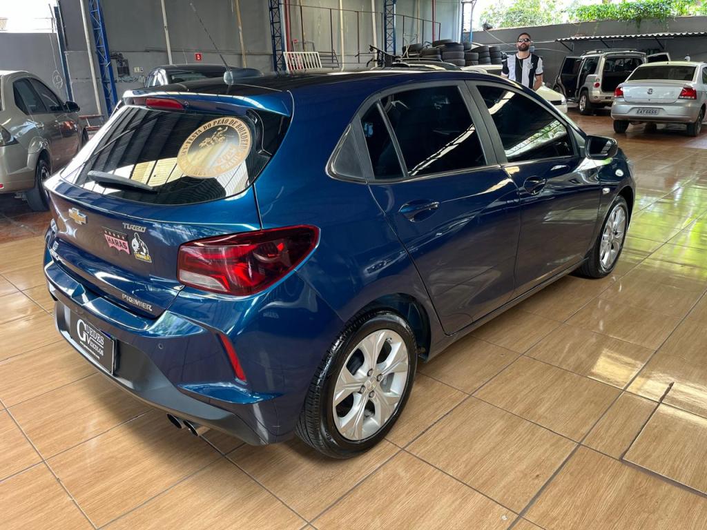 CHEVROLET Onix Hatch - Foto